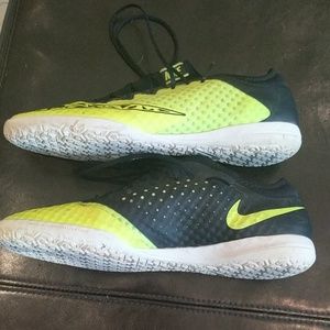 8.5/10 Used Nike MercurialX futsal/indoor sizeUS10